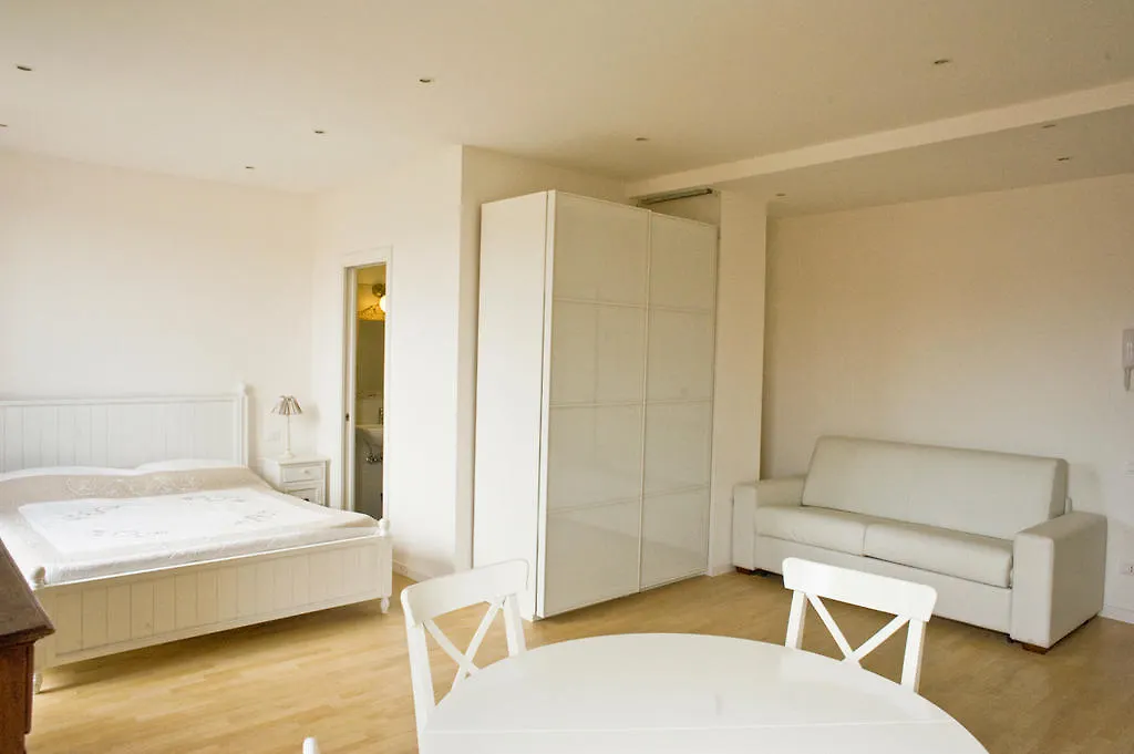 Panoramic Suite Bolonia 0*,
